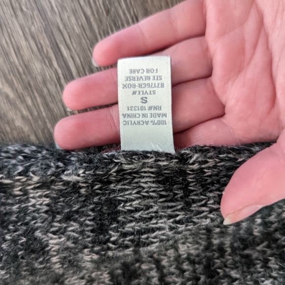 Small Gray Charlotte Russe Long Sleeve Sweater Dress - Picture 5 of 5